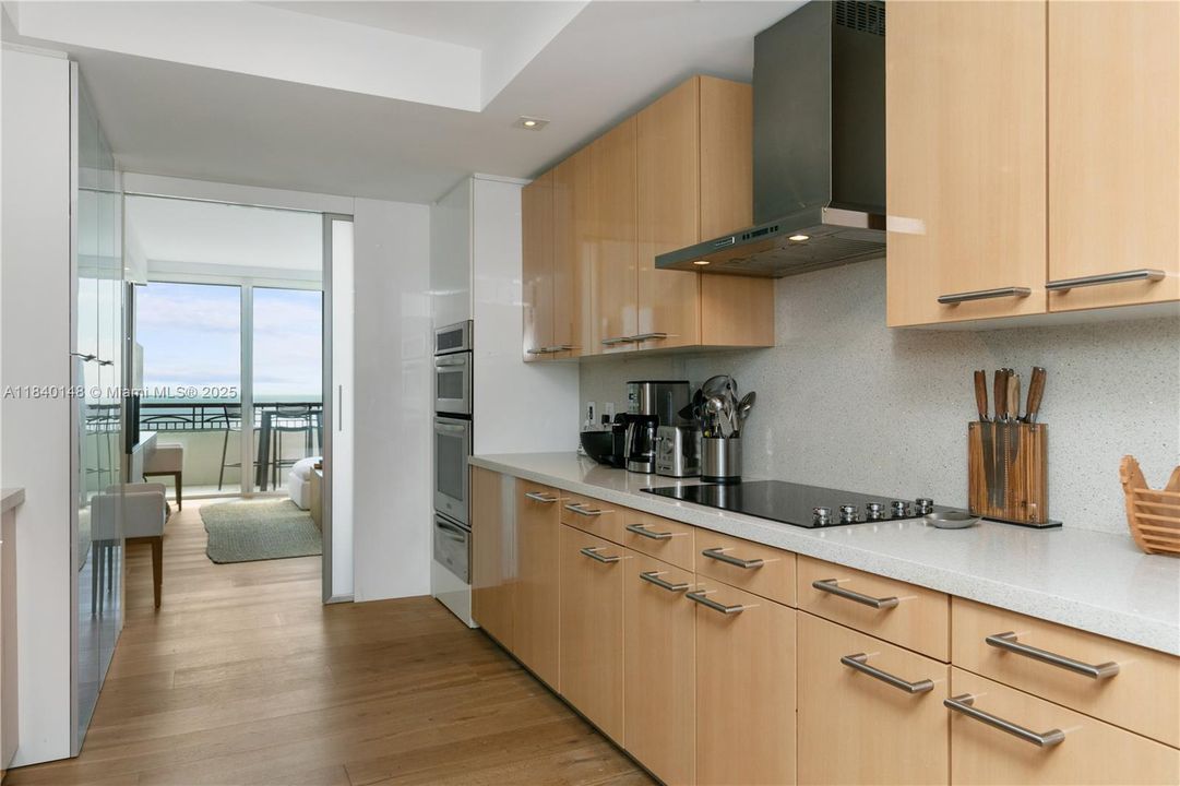 Active With Contract: $20,000 (3 beds, 3 baths, 2607 Square Feet)