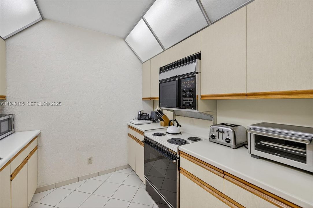 最近售出: $515,000 (2 贝兹, 2 浴室, 1560 平方英尺)