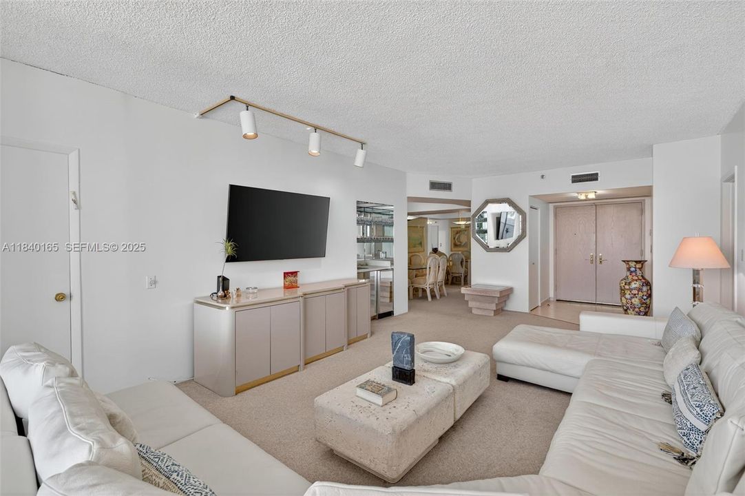 最近售出: $515,000 (2 贝兹, 2 浴室, 1560 平方英尺)