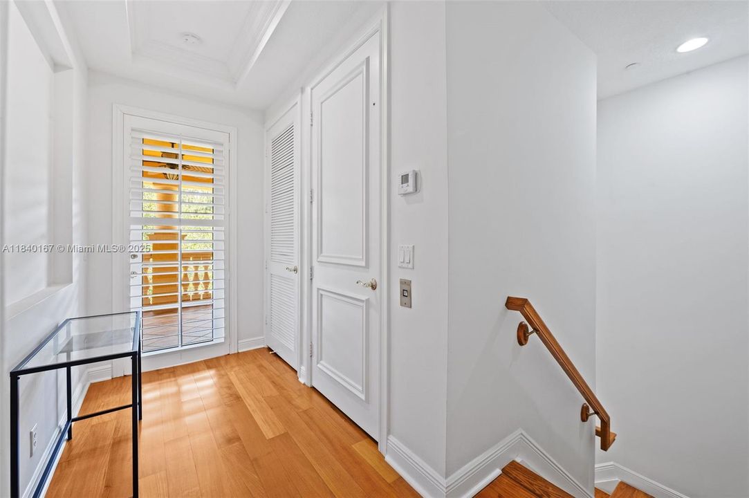 En Venta: $748,000 (3 camas, 2 baños, 3255 Pies cuadrados)