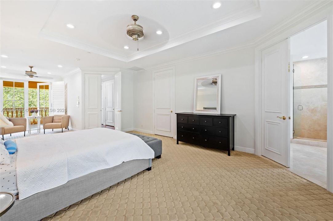 En Venta: $748,000 (3 camas, 2 baños, 3255 Pies cuadrados)