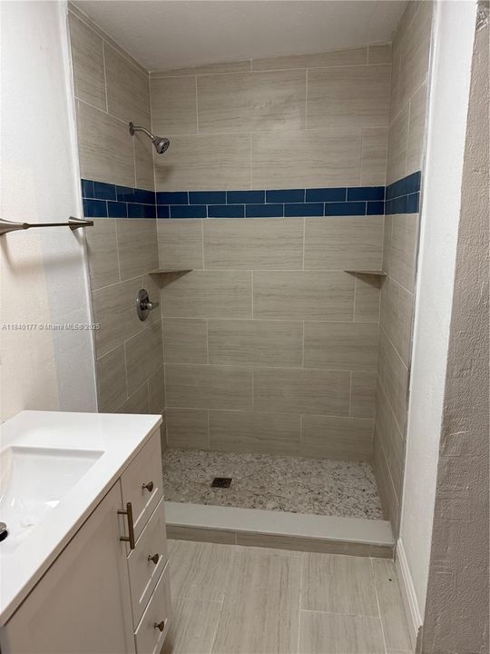 Под контрактом: $1,300 (1 спален, 1 ванн, 500 Квадратных фут)