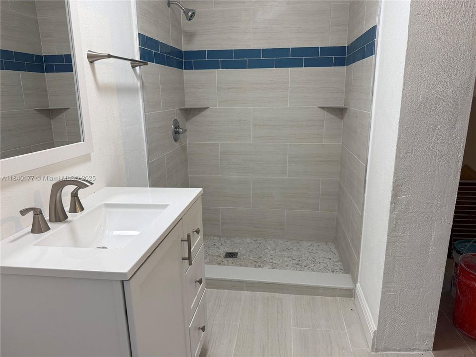 Под контрактом: $1,300 (1 спален, 1 ванн, 500 Квадратных фут)