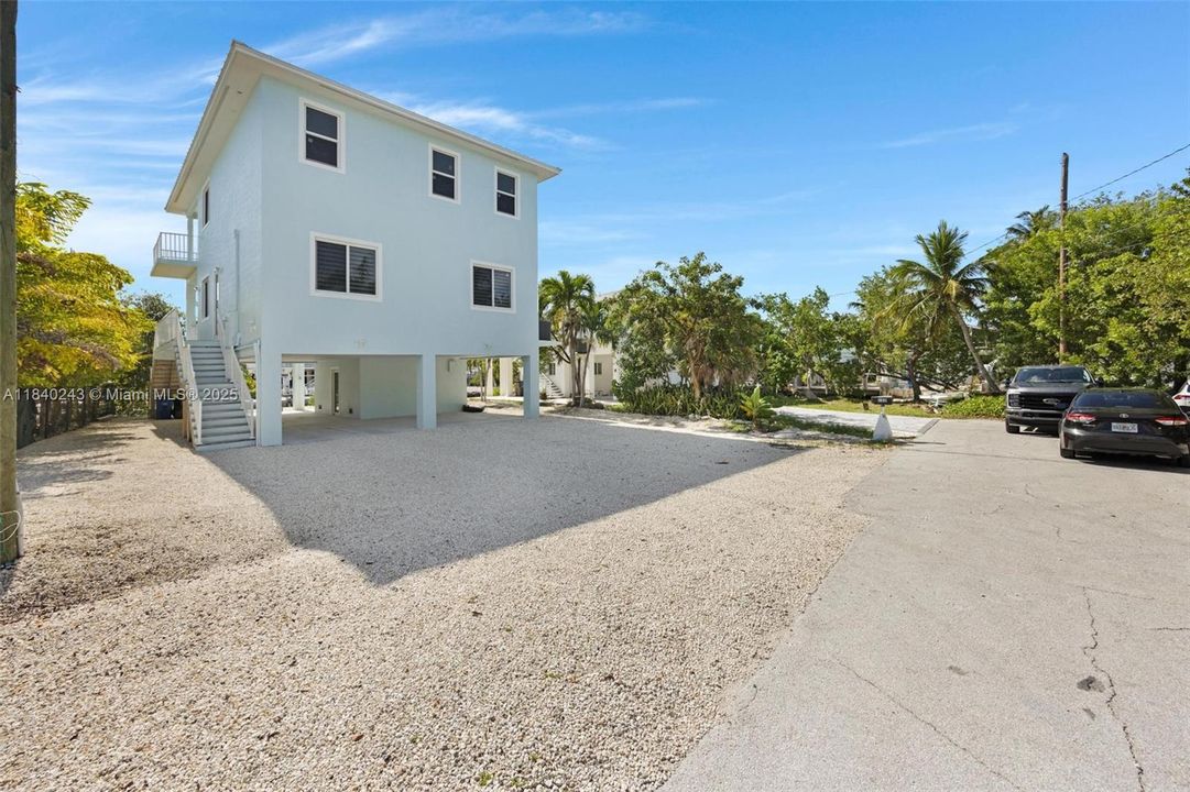 Active With Contract: $1,490,000 (4 beds, 3 baths, 2136 Square Feet)