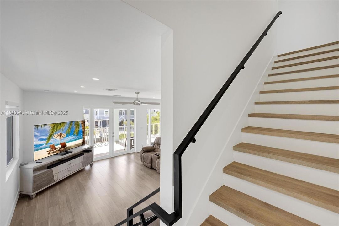 Active With Contract: $1,490,000 (4 beds, 3 baths, 2136 Square Feet)