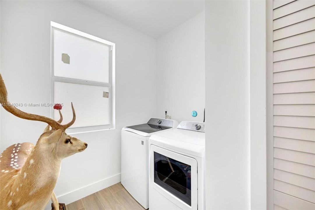 Active With Contract: $1,490,000 (4 beds, 3 baths, 2136 Square Feet)