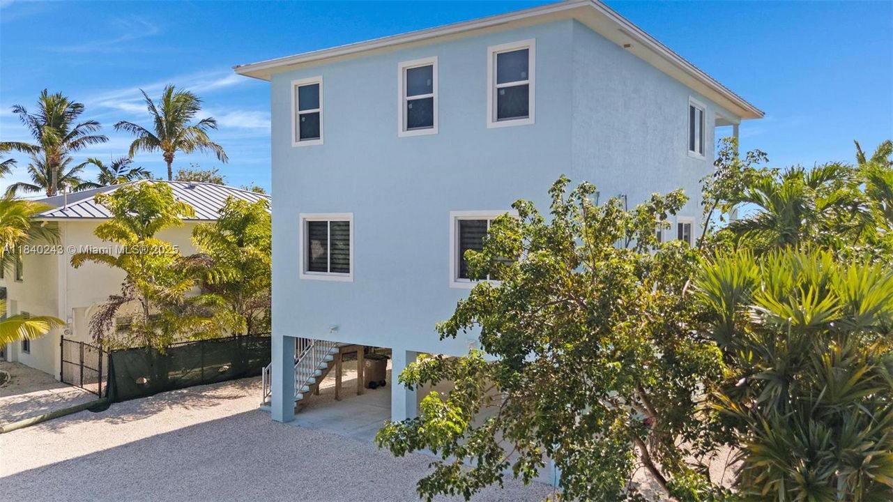 Active With Contract: $1,490,000 (4 beds, 3 baths, 2136 Square Feet)
