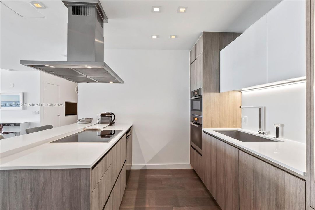 Activo con contrato: $5,000,000 (2 camas, 3 baños, 1703 Pies cuadrados)