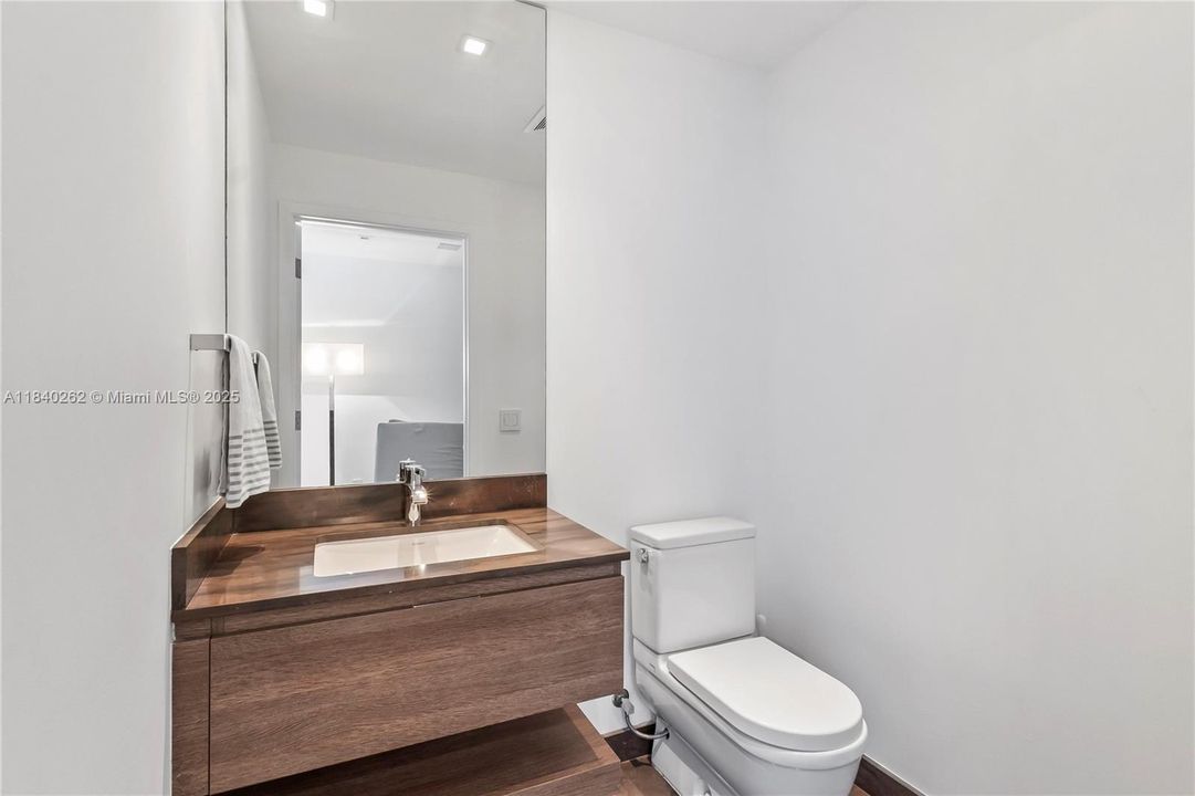 Activo con contrato: $5,000,000 (2 camas, 3 baños, 1703 Pies cuadrados)