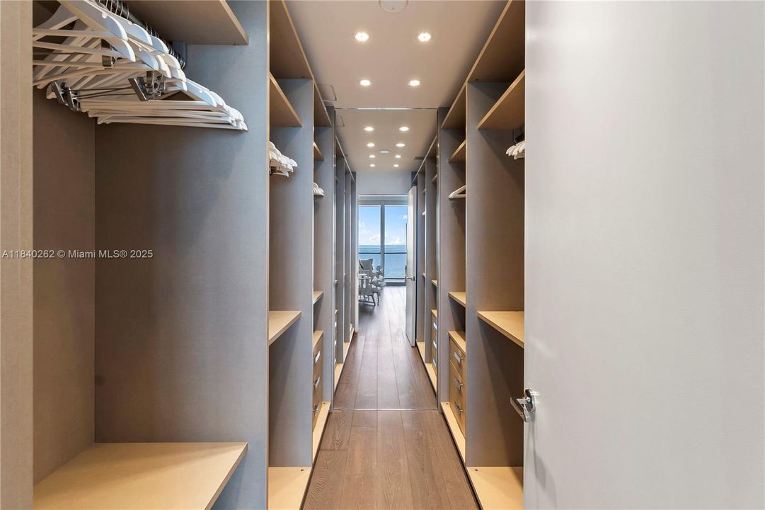 Activo con contrato: $5,000,000 (2 camas, 3 baños, 1703 Pies cuadrados)