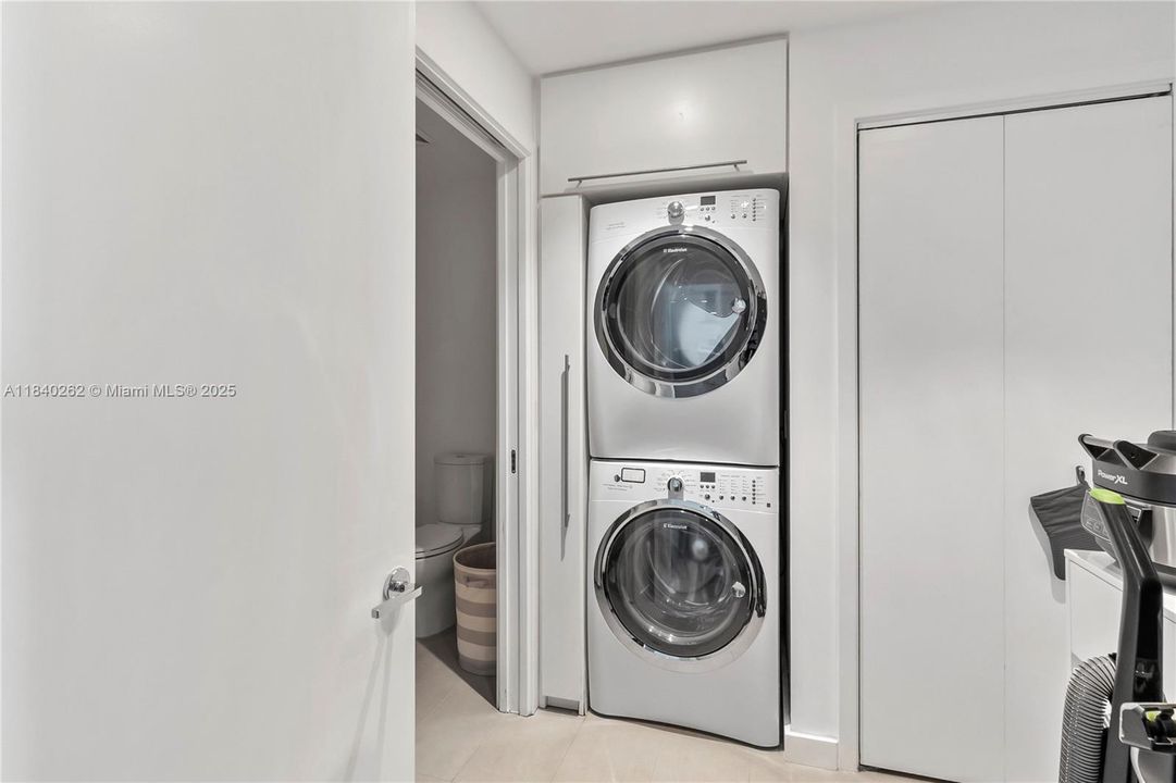 Activo con contrato: $5,000,000 (2 camas, 3 baños, 1703 Pies cuadrados)