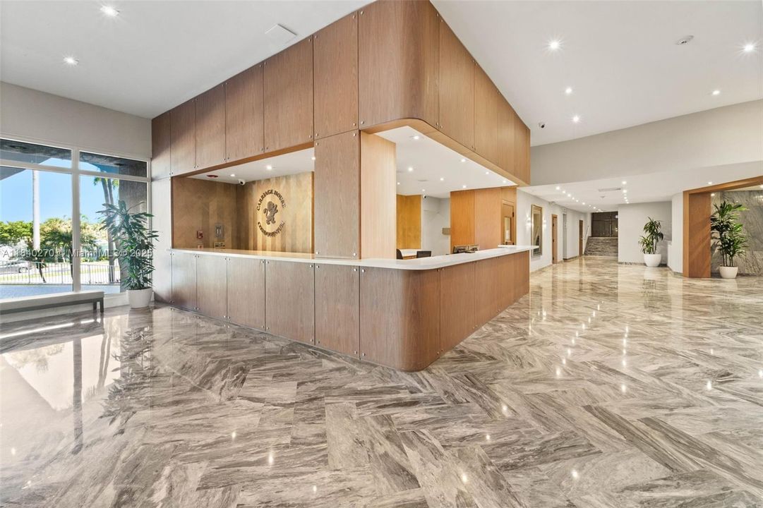 最近售出: $285,000 (0 贝兹, 1 浴室, 570 平方英尺)