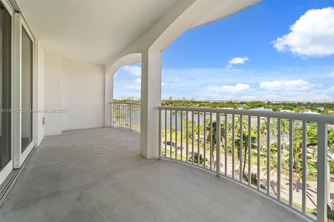 最近售出: $285,000 (0 贝兹, 1 浴室, 570 平方英尺)