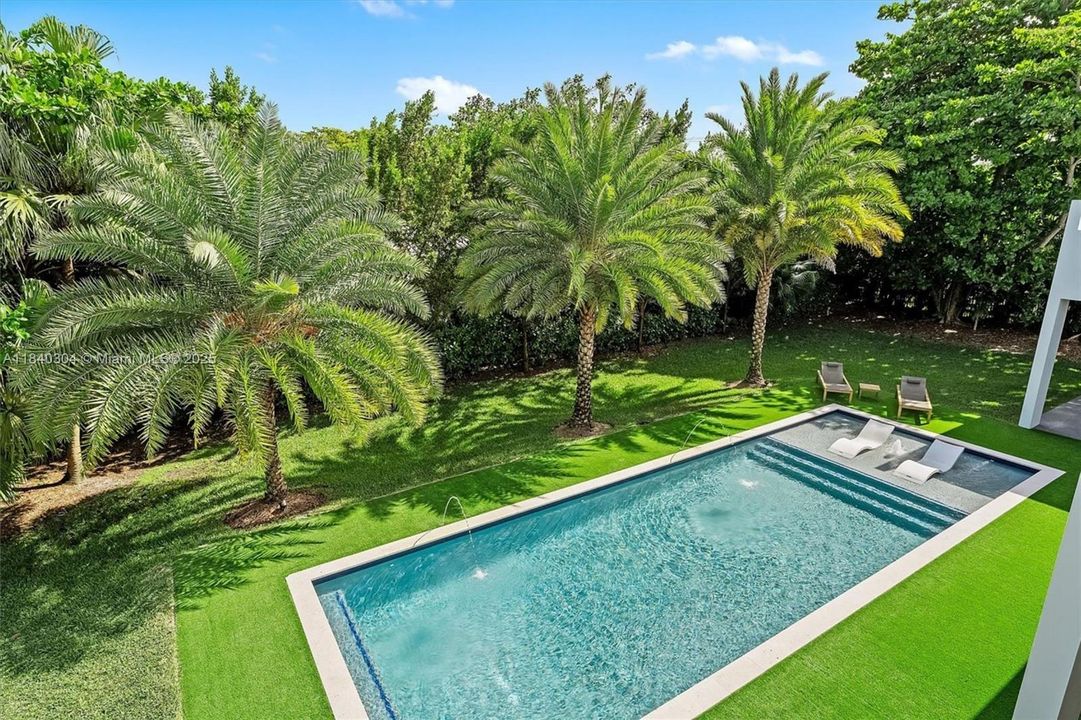 最近租的: $30,000 (6 贝兹, 8 浴室, 5694 平方英尺)