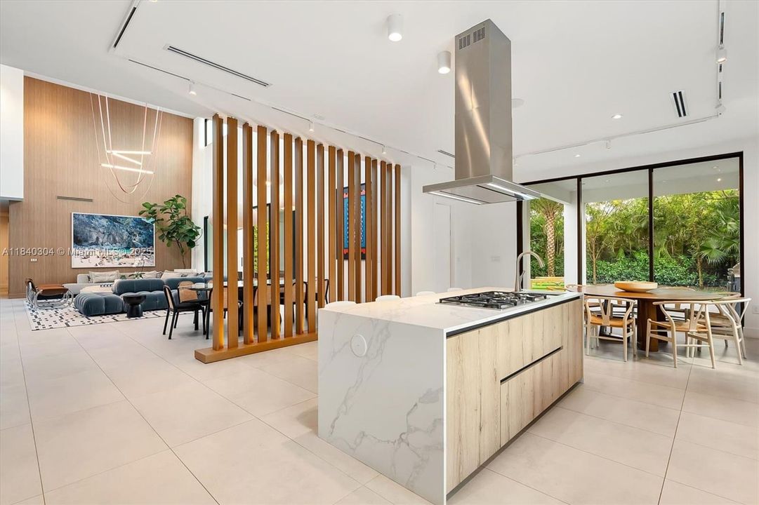 最近租的: $30,000 (6 贝兹, 8 浴室, 5694 平方英尺)