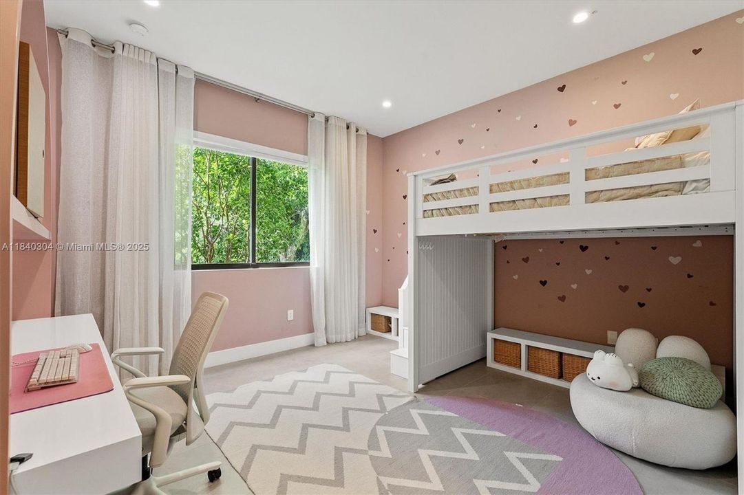 最近租的: $30,000 (6 贝兹, 8 浴室, 5694 平方英尺)