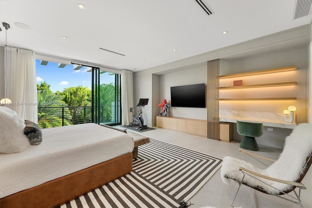 最近租的: $30,000 (6 贝兹, 8 浴室, 5694 平方英尺)