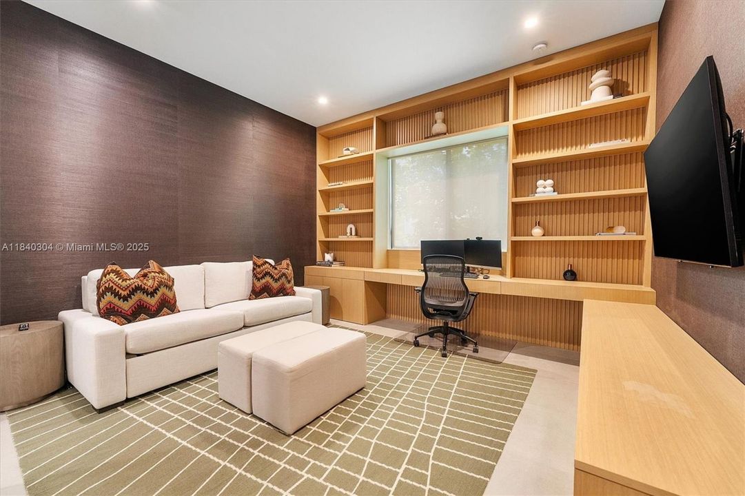 最近租的: $30,000 (6 贝兹, 8 浴室, 5694 平方英尺)