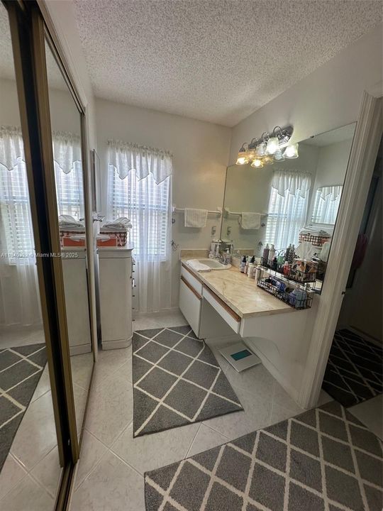 Activo con contrato: $459,000 (3 camas, 2 baños, 0 Pies cuadrados)