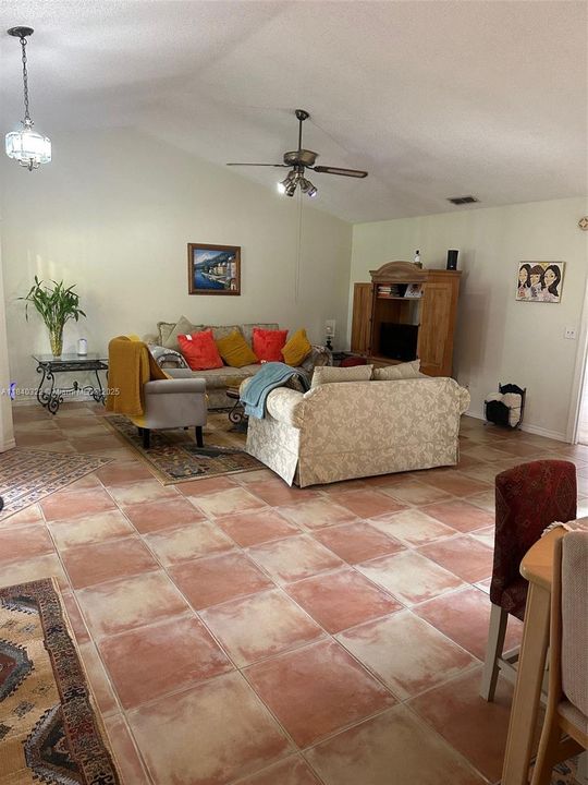 Activo con contrato: $459,000 (3 camas, 2 baños, 0 Pies cuadrados)