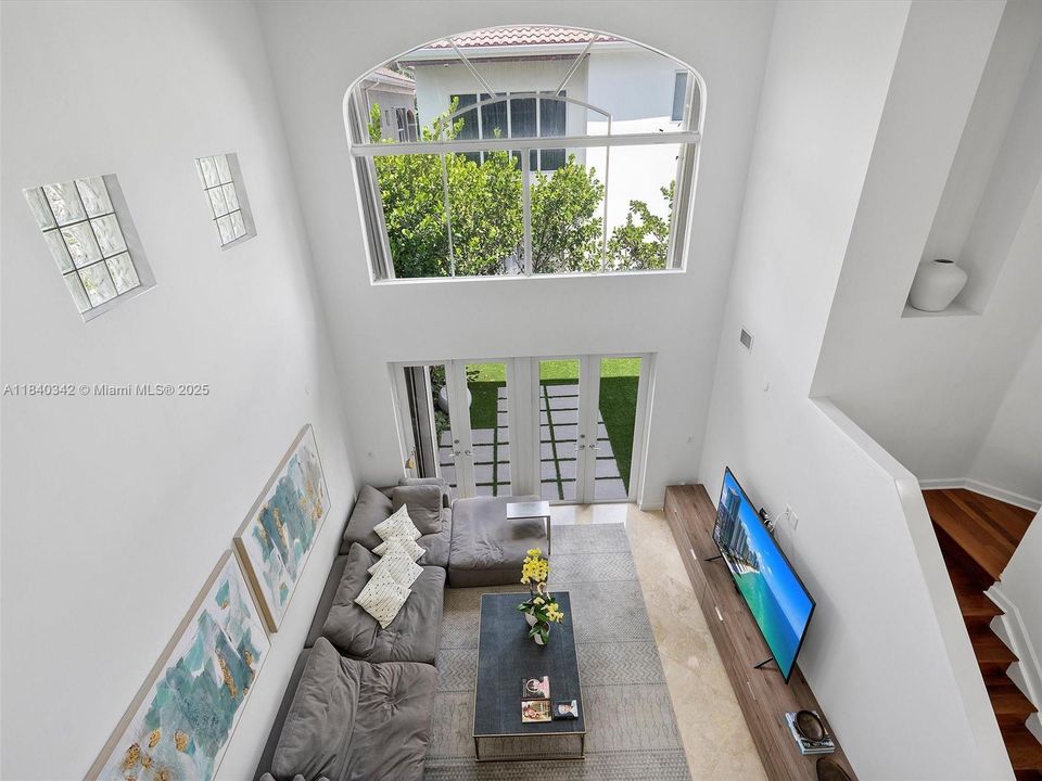 Recently Rented: $12,000 (6 beds, 4 baths, 3335 Square Feet)