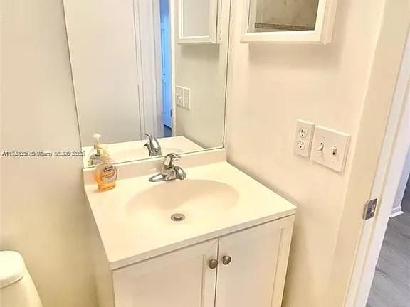 Недавно арендовано: $1,699 (2 спален, 2 ванн, 990 Квадратных фут)