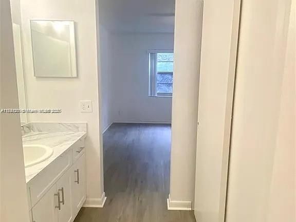 Недавно арендовано: $1,699 (2 спален, 2 ванн, 990 Квадратных фут)