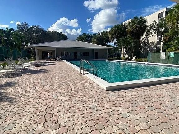 Недавно арендовано: $1,699 (2 спален, 2 ванн, 990 Квадратных фут)