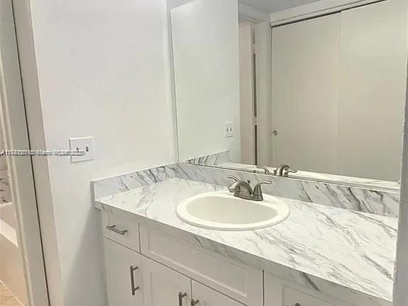 Недавно арендовано: $1,699 (2 спален, 2 ванн, 990 Квадратных фут)