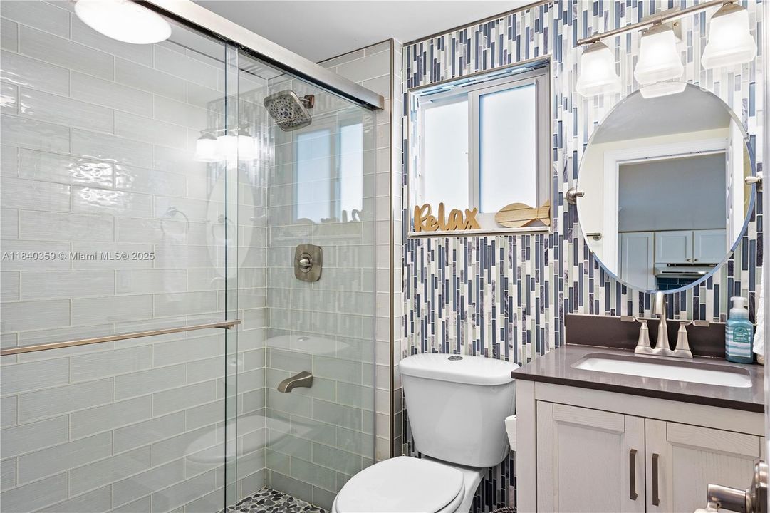 最近售出: $1,500,000 (2 贝兹, 2 浴室, 1000 平方英尺)