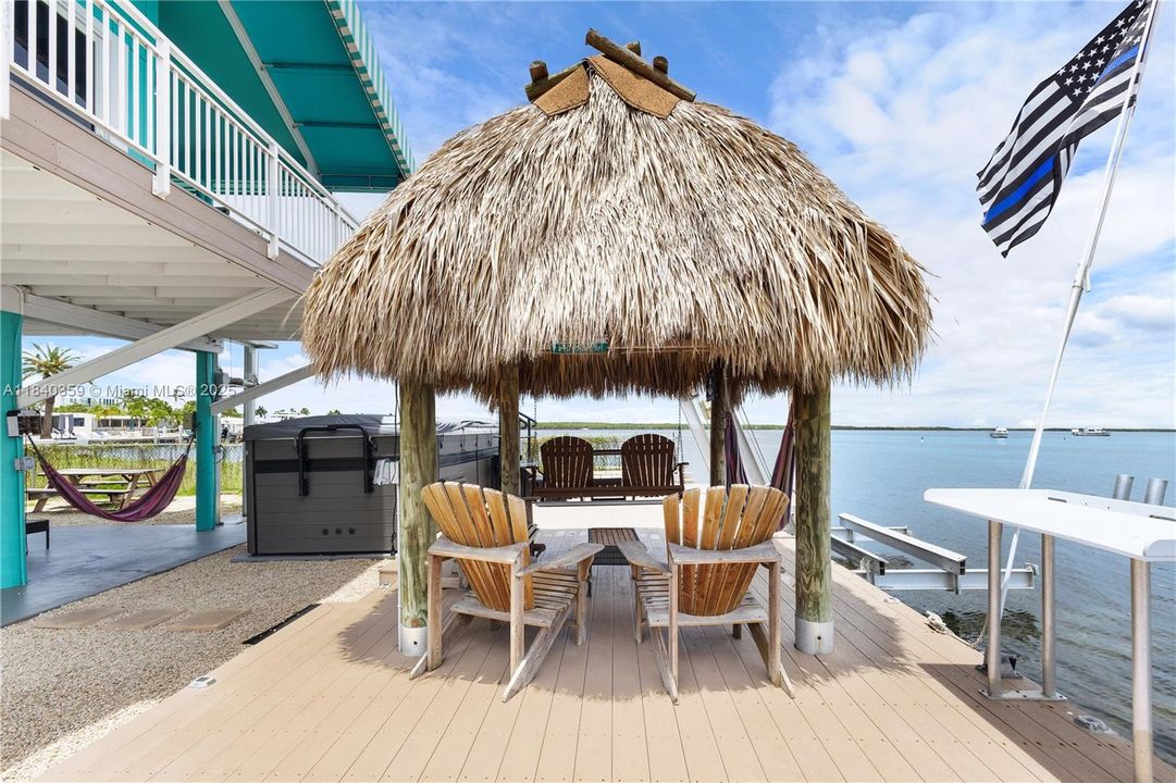 最近售出: $1,500,000 (2 贝兹, 2 浴室, 1000 平方英尺)