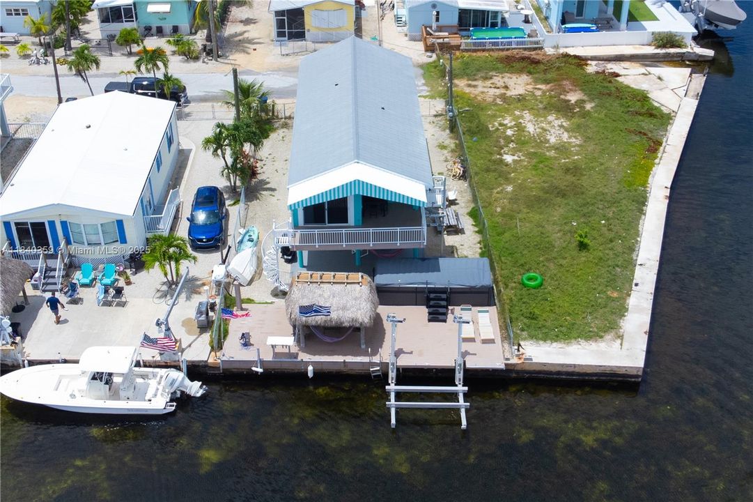 最近售出: $1,500,000 (2 贝兹, 2 浴室, 1000 平方英尺)