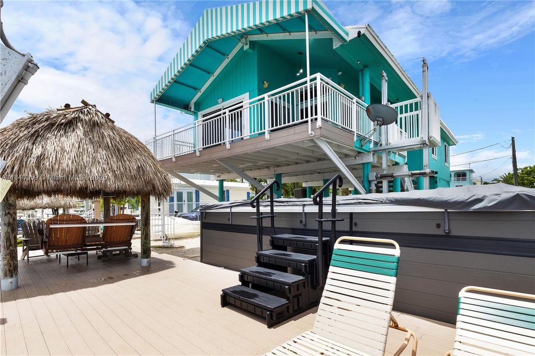 最近售出: $1,500,000 (2 贝兹, 2 浴室, 1000 平方英尺)