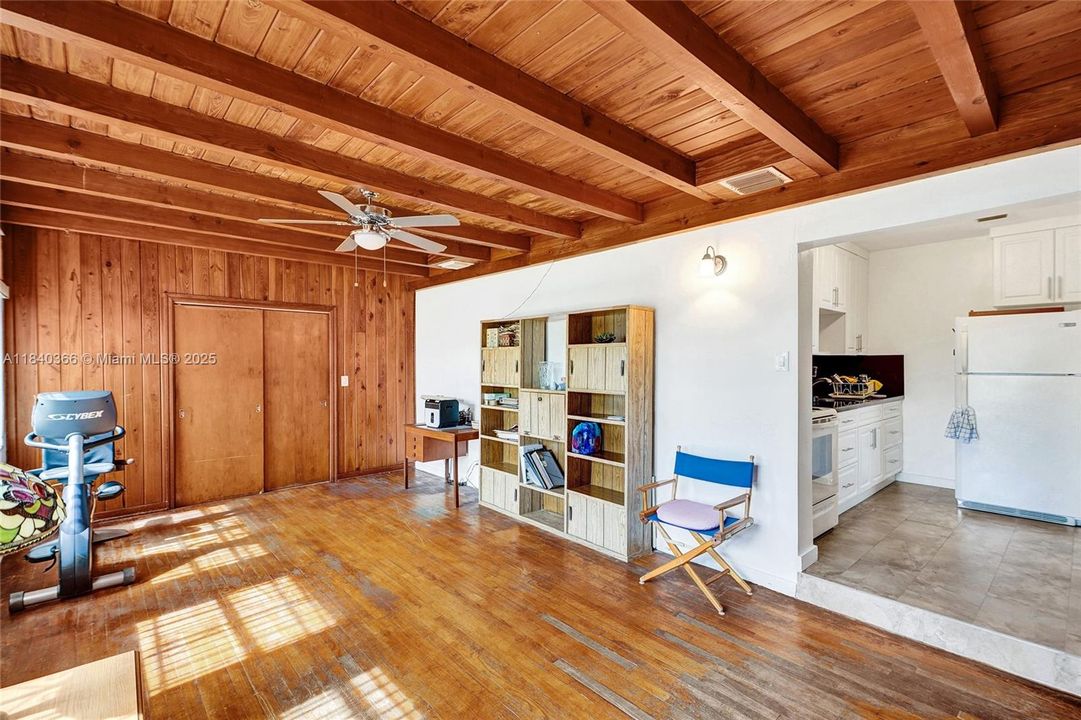 Vendido Recientemente: $475,000 (2 camas, 1 baños, 1150 Pies cuadrados)