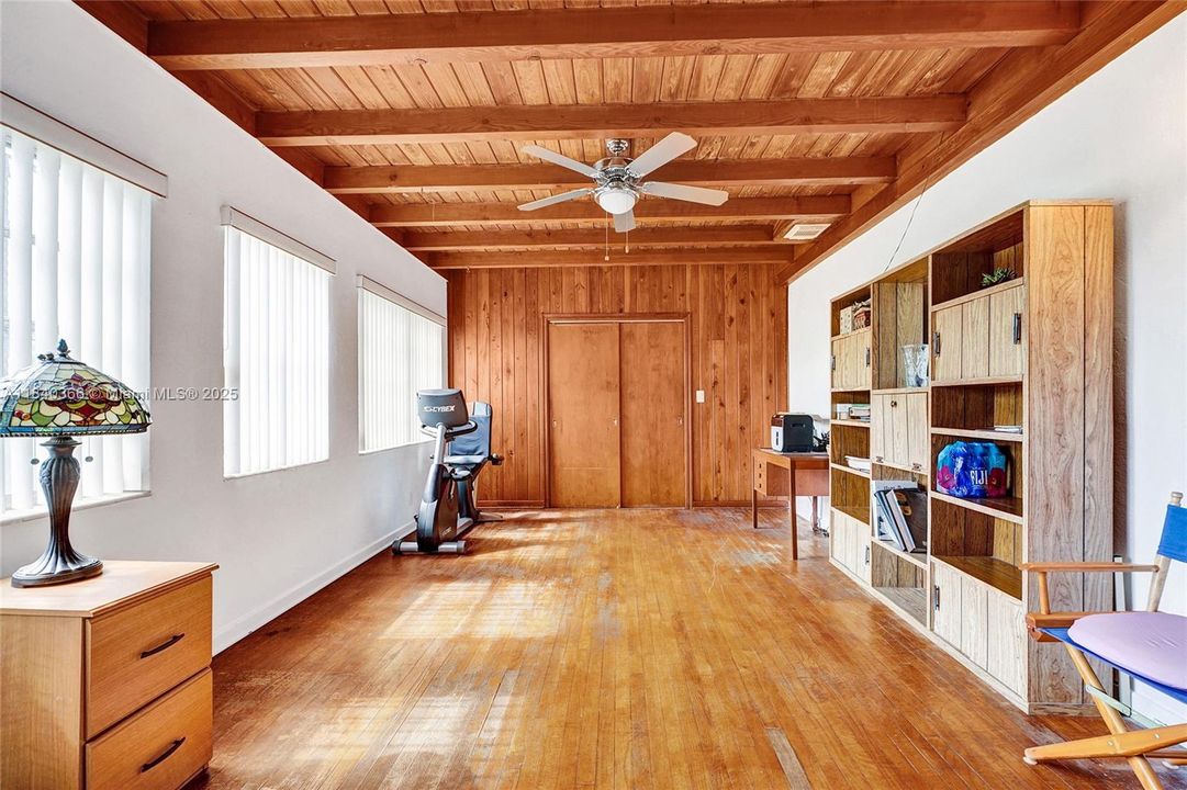 Vendido Recientemente: $475,000 (2 camas, 1 baños, 1150 Pies cuadrados)