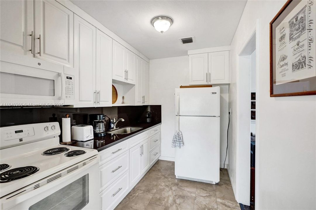 Vendido Recientemente: $475,000 (2 camas, 1 baños, 1150 Pies cuadrados)