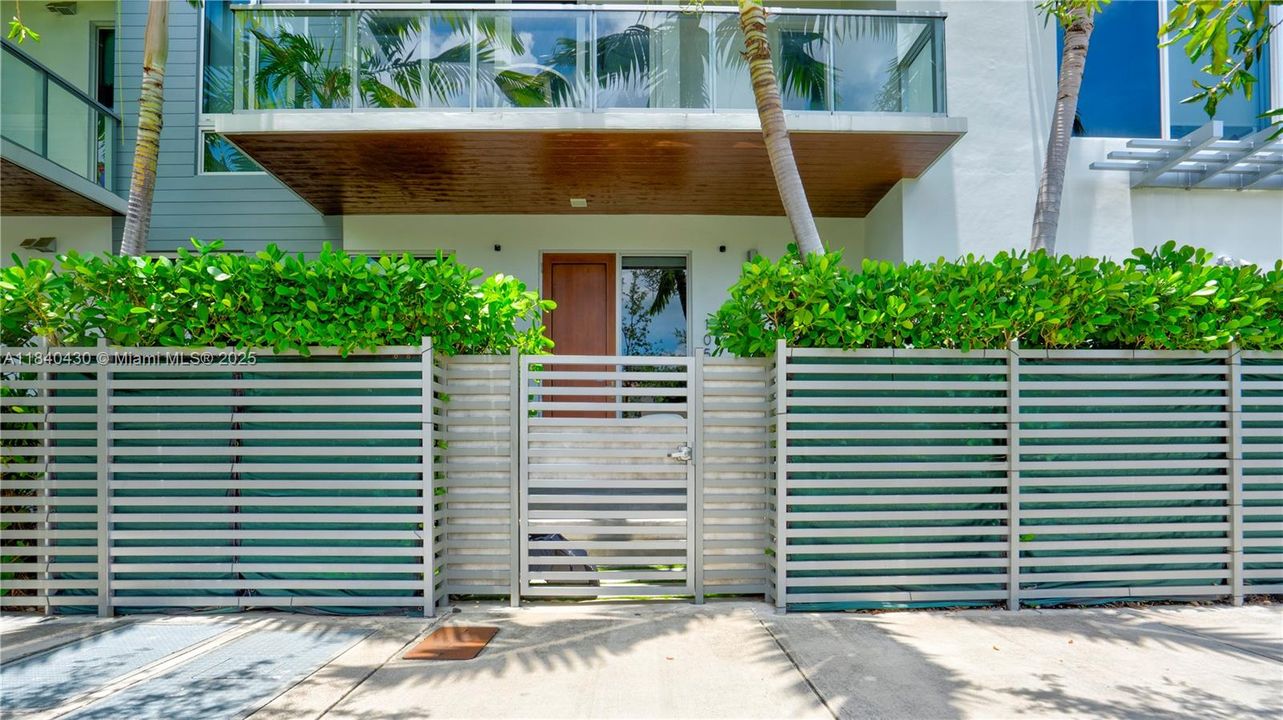 待售: $1,075,000 (2 贝兹, 2 浴室, 1474 平方英尺)