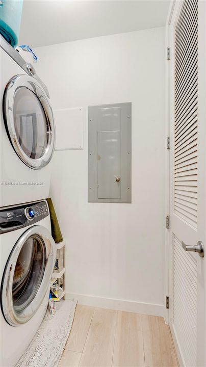 待售: $1,075,000 (2 贝兹, 2 浴室, 1474 平方英尺)