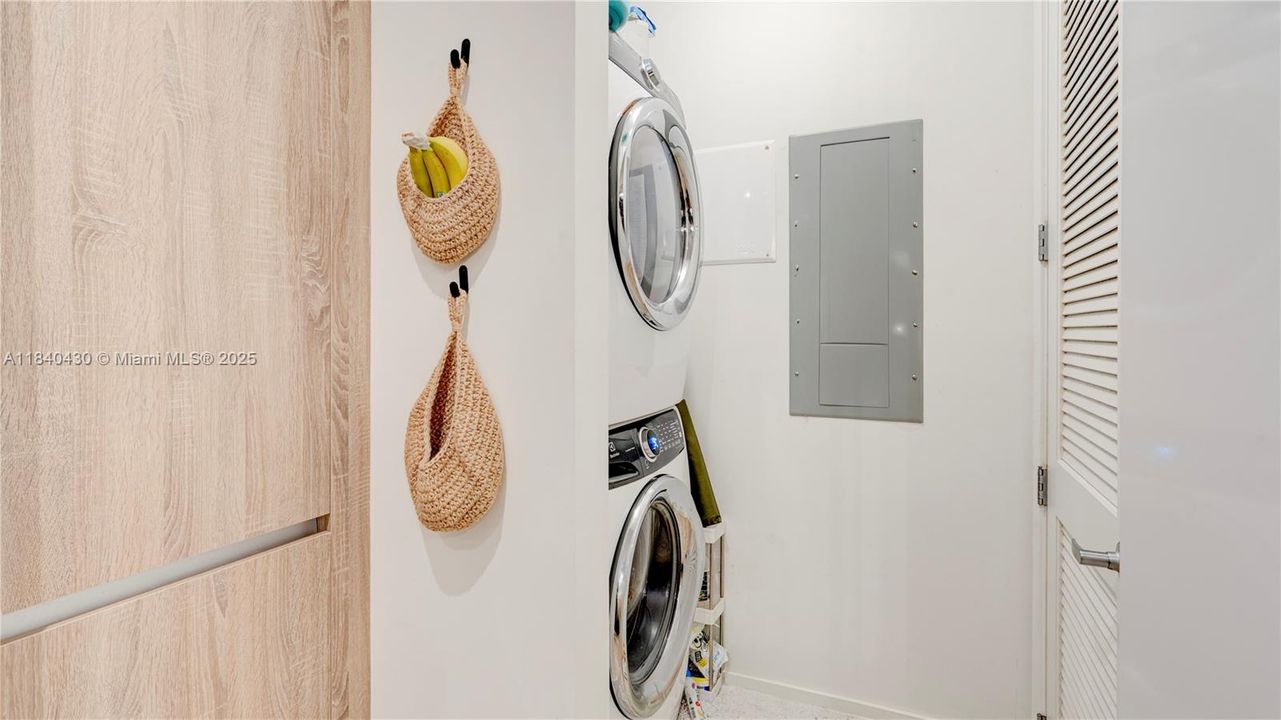 待售: $1,075,000 (2 贝兹, 2 浴室, 1474 平方英尺)