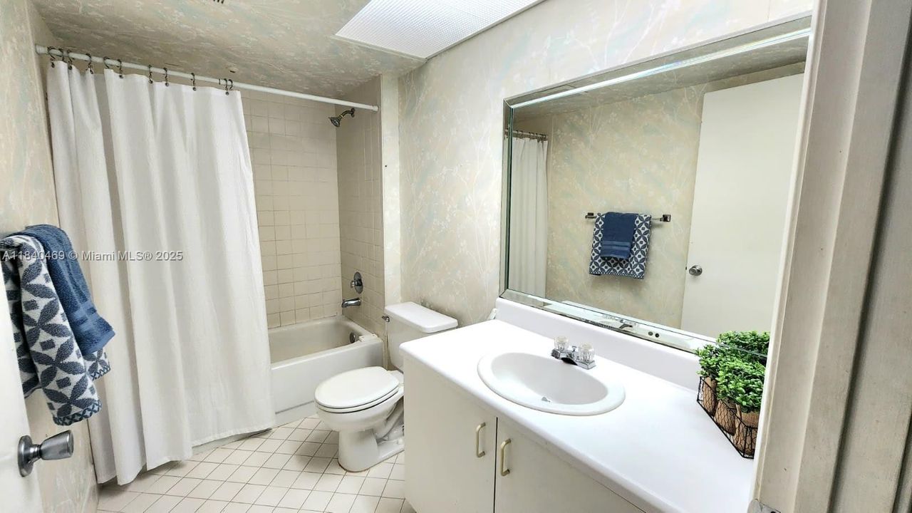 Vendido Recientemente: $140,000 (1 camas, 1 baños, 1056 Pies cuadrados)