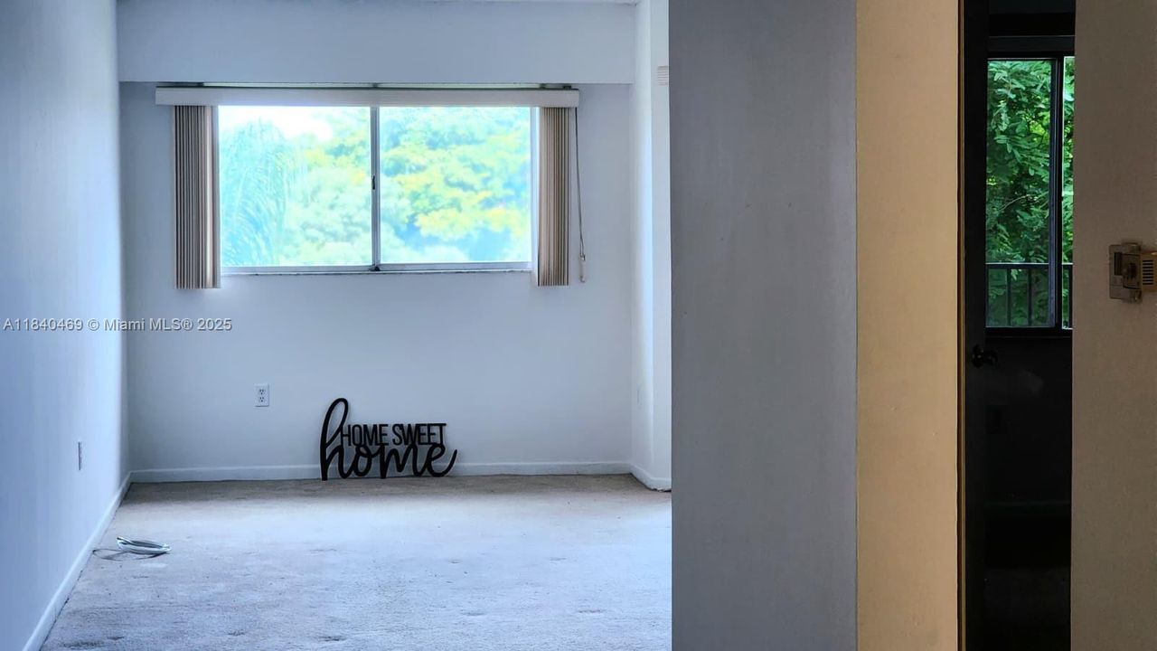 Vendido Recientemente: $140,000 (1 camas, 1 baños, 1056 Pies cuadrados)