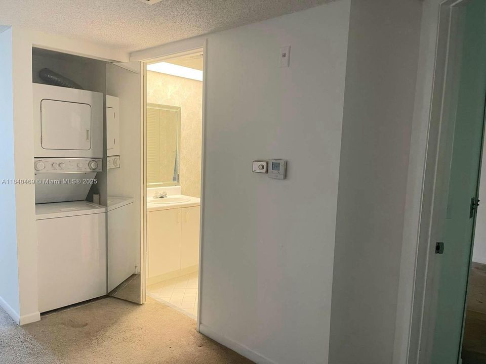 Vendido Recientemente: $140,000 (1 camas, 1 baños, 1056 Pies cuadrados)