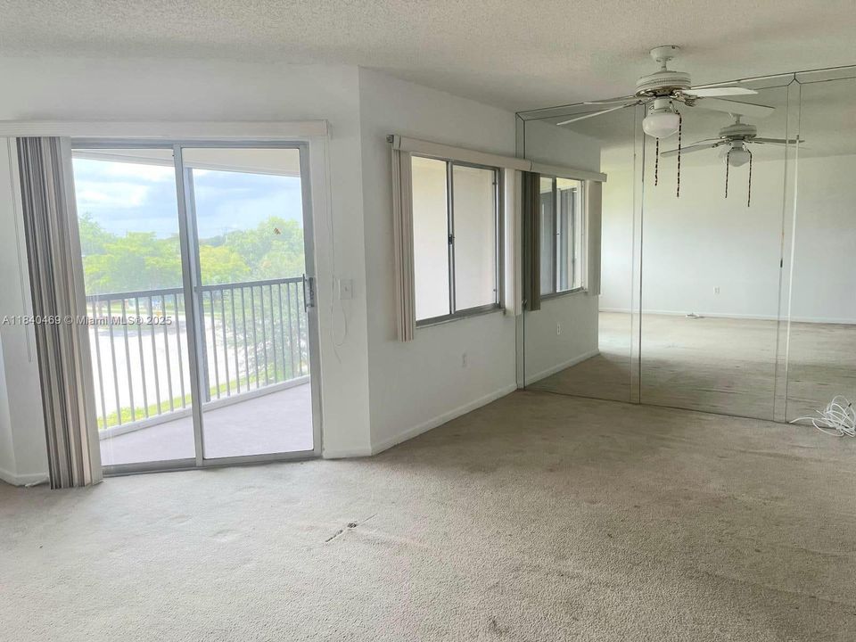 Vendido Recientemente: $140,000 (1 camas, 1 baños, 1056 Pies cuadrados)