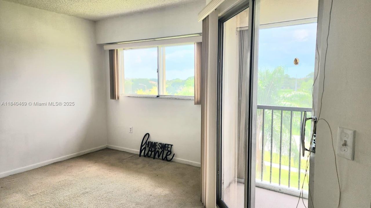 Vendido Recientemente: $140,000 (1 camas, 1 baños, 1056 Pies cuadrados)