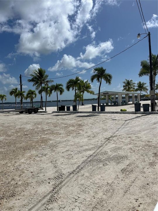 For Sale: $399,000 (3 beds, 3 baths, 1016 Square Feet)