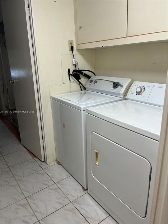 For Sale: $399,000 (3 beds, 3 baths, 1016 Square Feet)