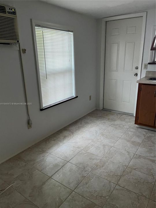 For Sale: $399,000 (3 beds, 3 baths, 1016 Square Feet)