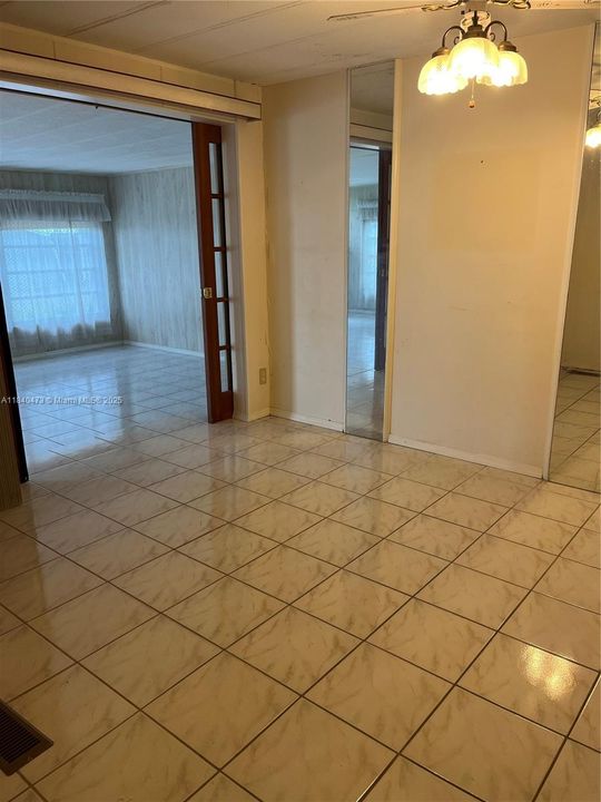 For Sale: $399,000 (3 beds, 3 baths, 1016 Square Feet)