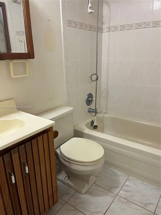 For Sale: $399,000 (3 beds, 3 baths, 1016 Square Feet)