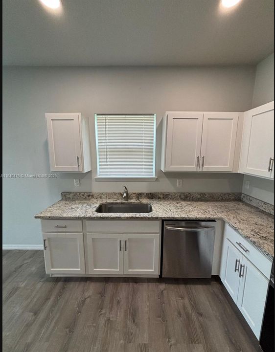 待售: $600,000 (0 贝兹, 0 浴室, 3006 平方英尺)